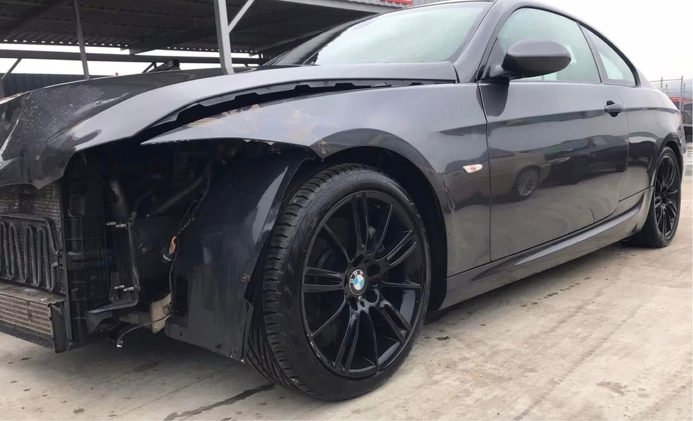 Dezmembrez BMW 335d doar 77.000 mile E92 Bi-turbo 286cp,M pack,recaro