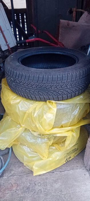 Vand set anvelope iarna GoodYear Ultragrip 8 215 60 17