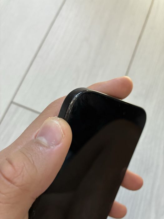 iPhone 16 pro 99%батерия