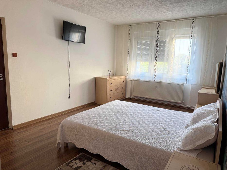 Proprietar inchiriez apartament o camera ultracentral str. Horia