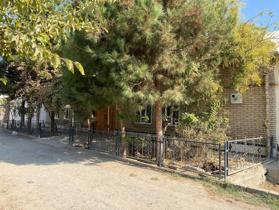 Жондор райцентрда ховли срочно сотилади нархини келишамиз