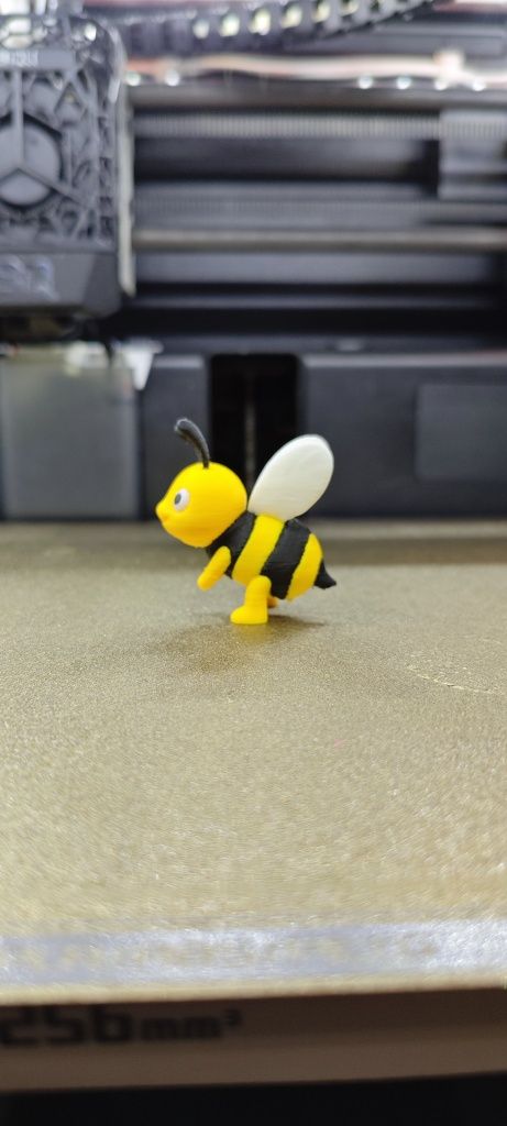 Сладка 3D принтирана пчеличка