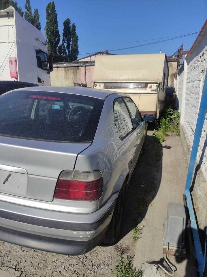 E36 compact на части