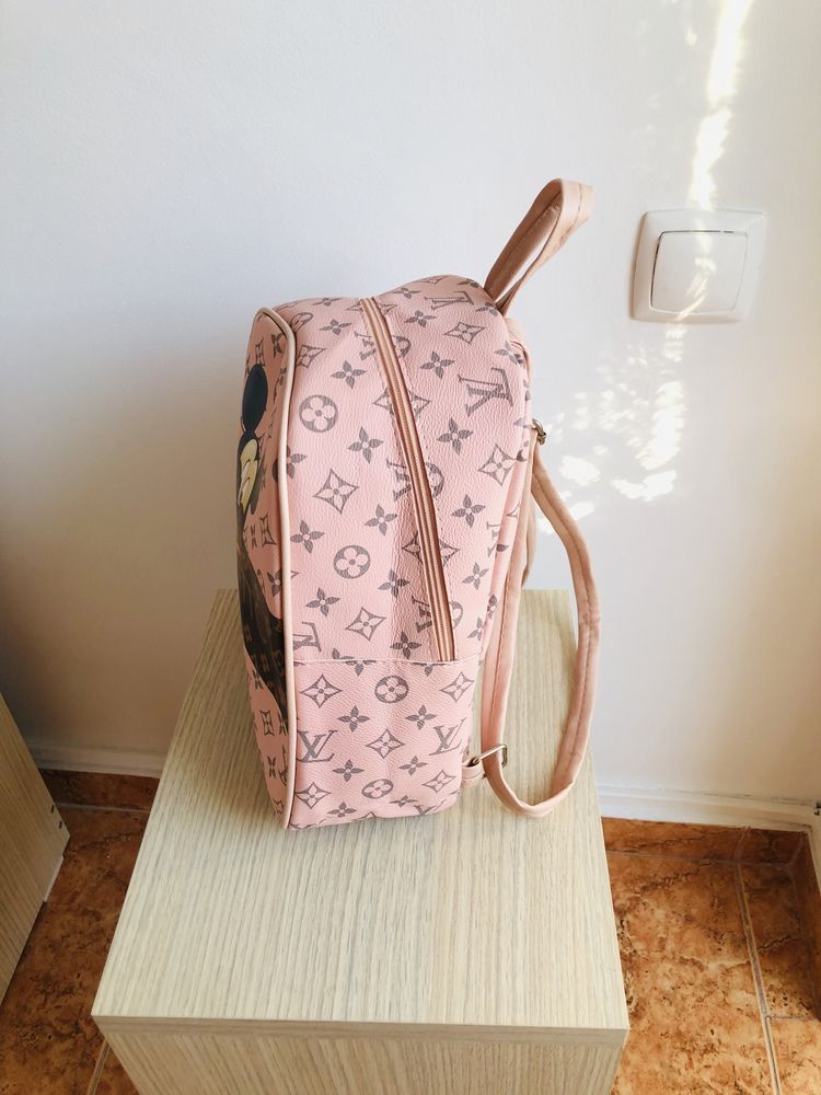 Ghiozdan louis vuitton roz