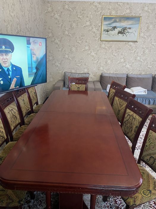 Продается стол со стульями