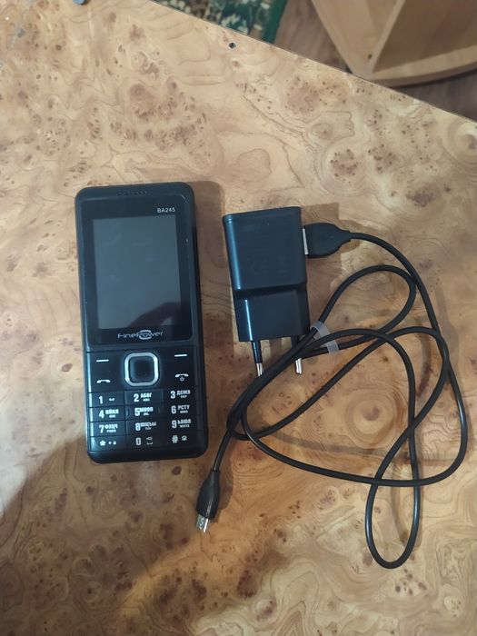 Кнопочный телефон