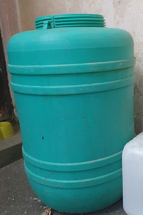 Bidoane/ butoaie de plastic