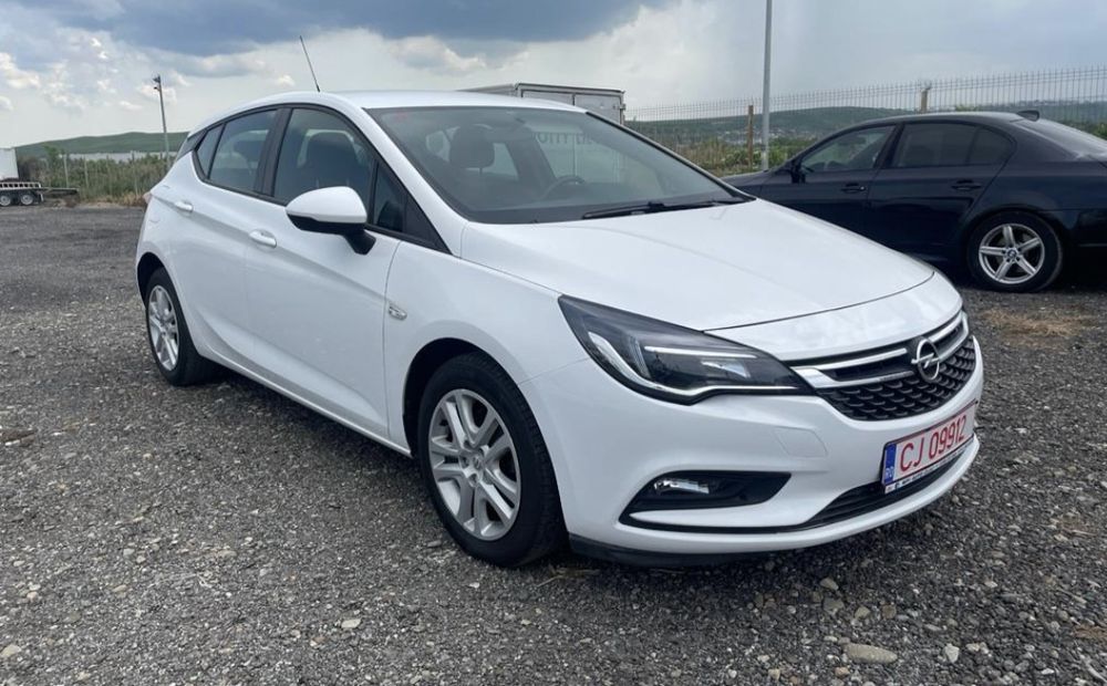 Inchirieri auto cluj 7 locuri.Rent a car aeroport opel zafira 7 locuri