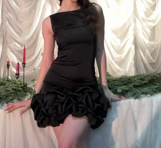 Чёрное мини-платье в стиле zara