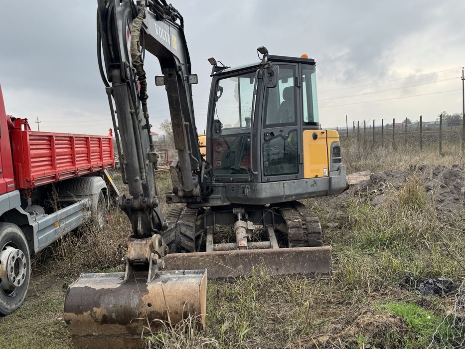 Atego 1224 Volvo EC55 C