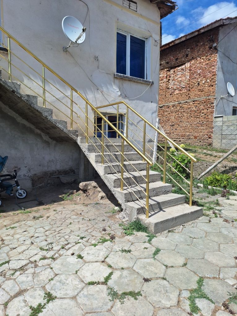 Парапети из цяла България