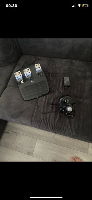 Vilan logitec cu pedale si schimbator
