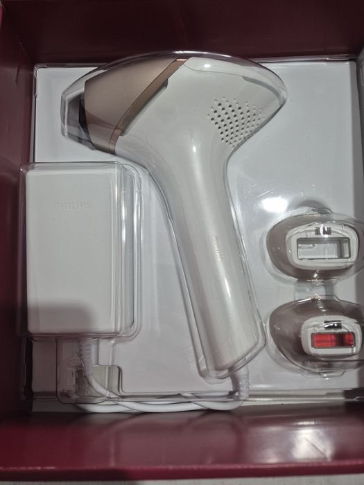 Vand ipl Philips 450000 pulsatii.