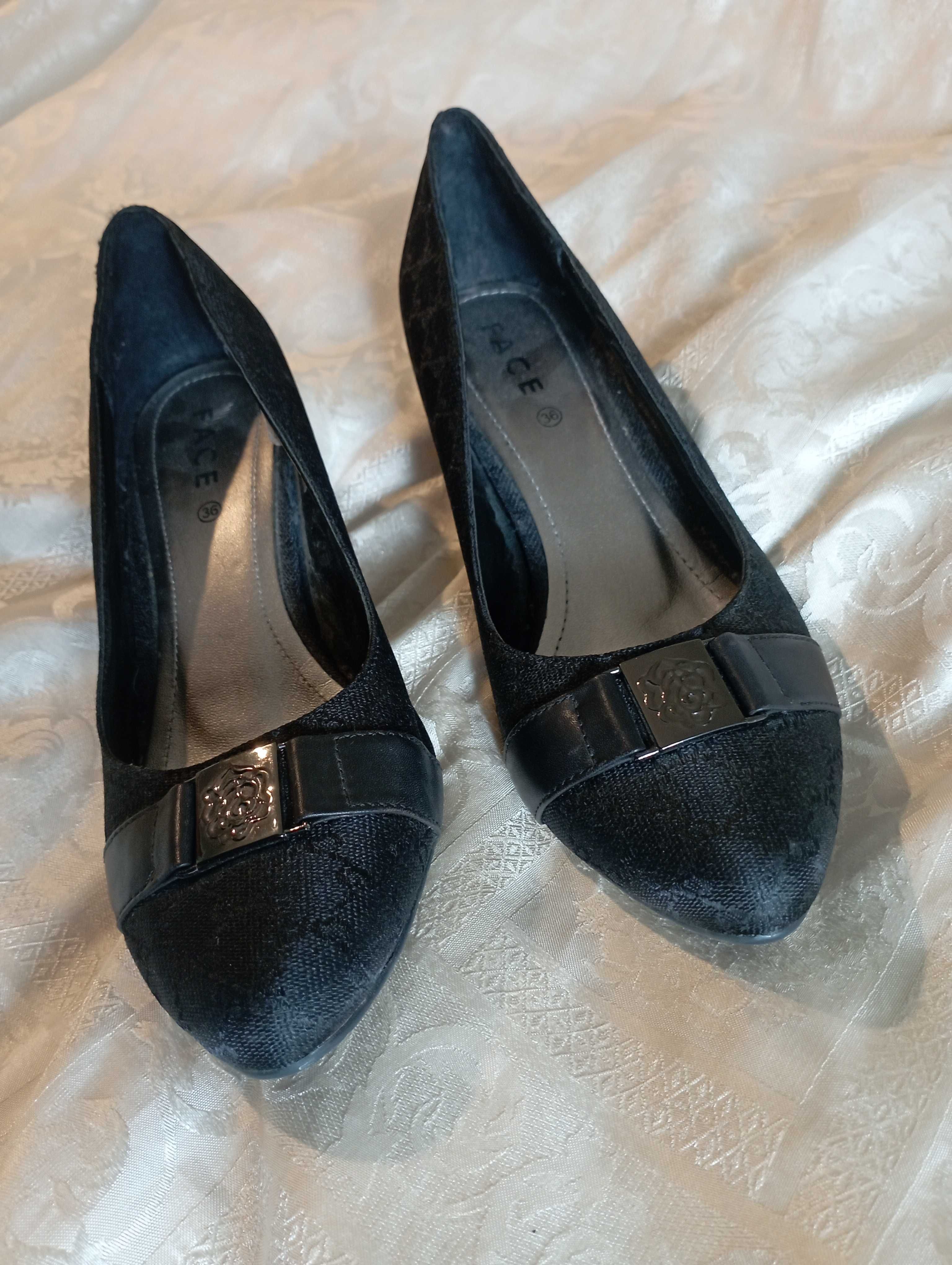 Два чифта дамски обувки: UNISA, N36, стелка 24см, и №36, стелка 23.5см