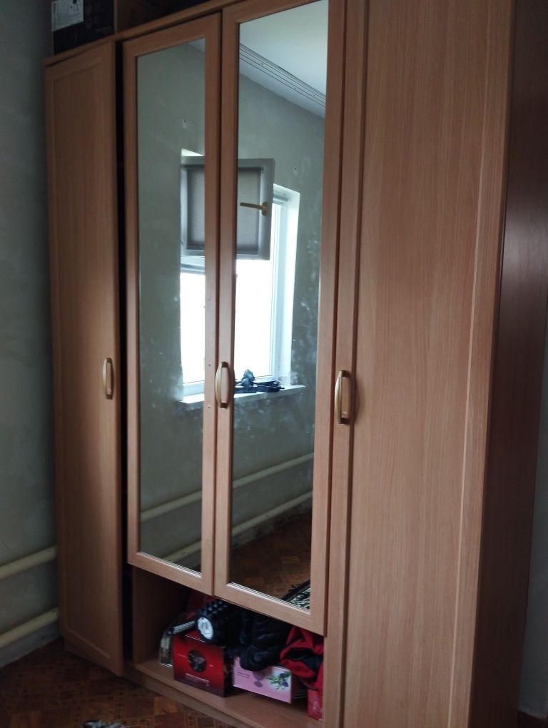 Продается  шкаф для семьи