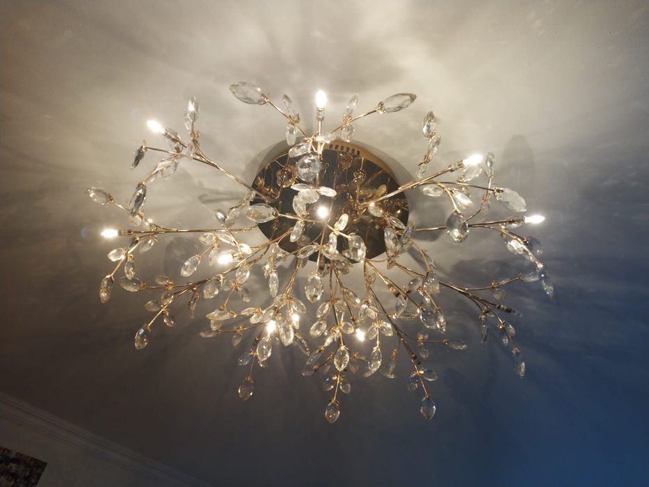 Продам 2 люстры , по цене за 1