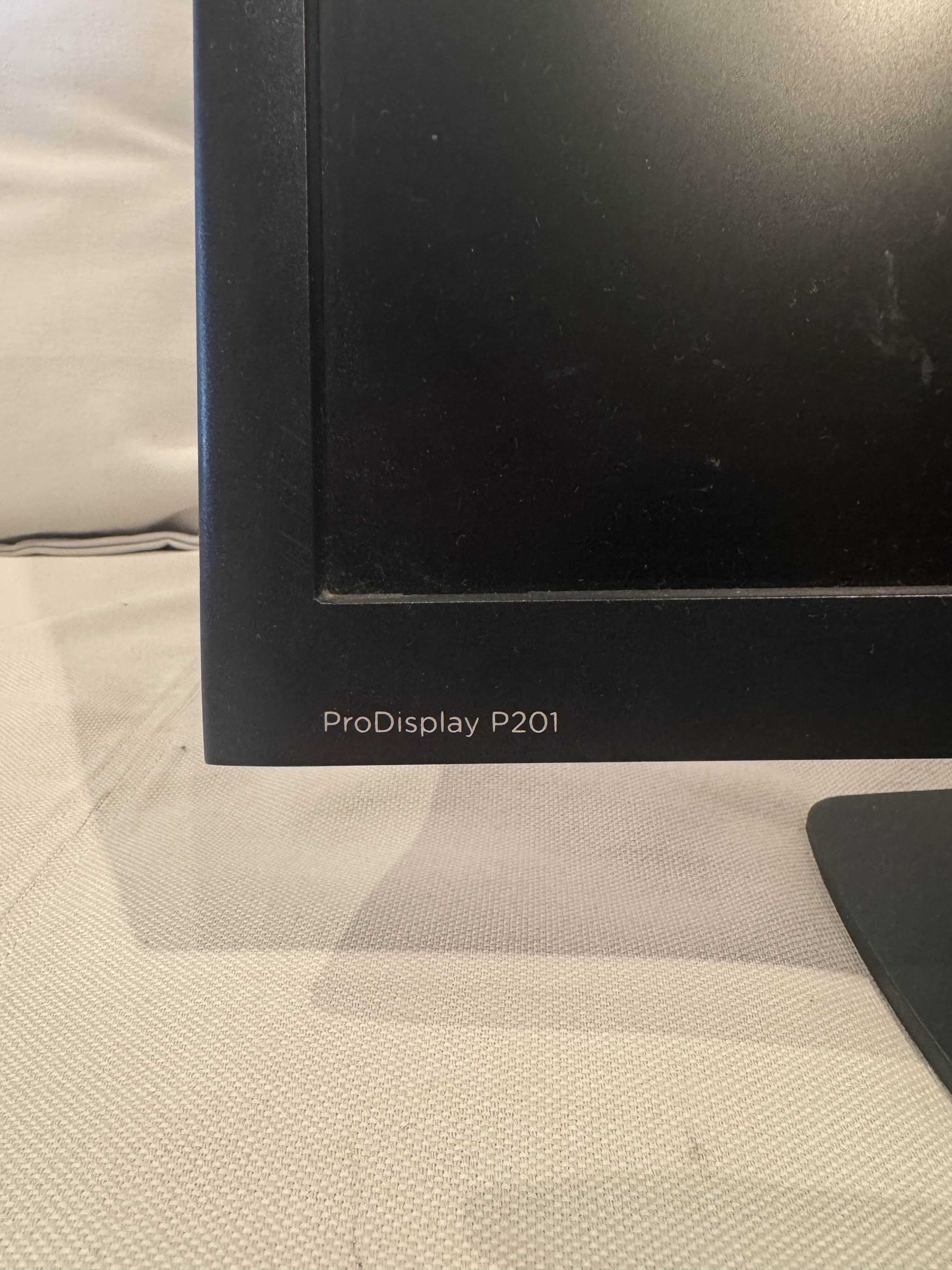 HP ProDisplay P201 – 20" монитор + кабел