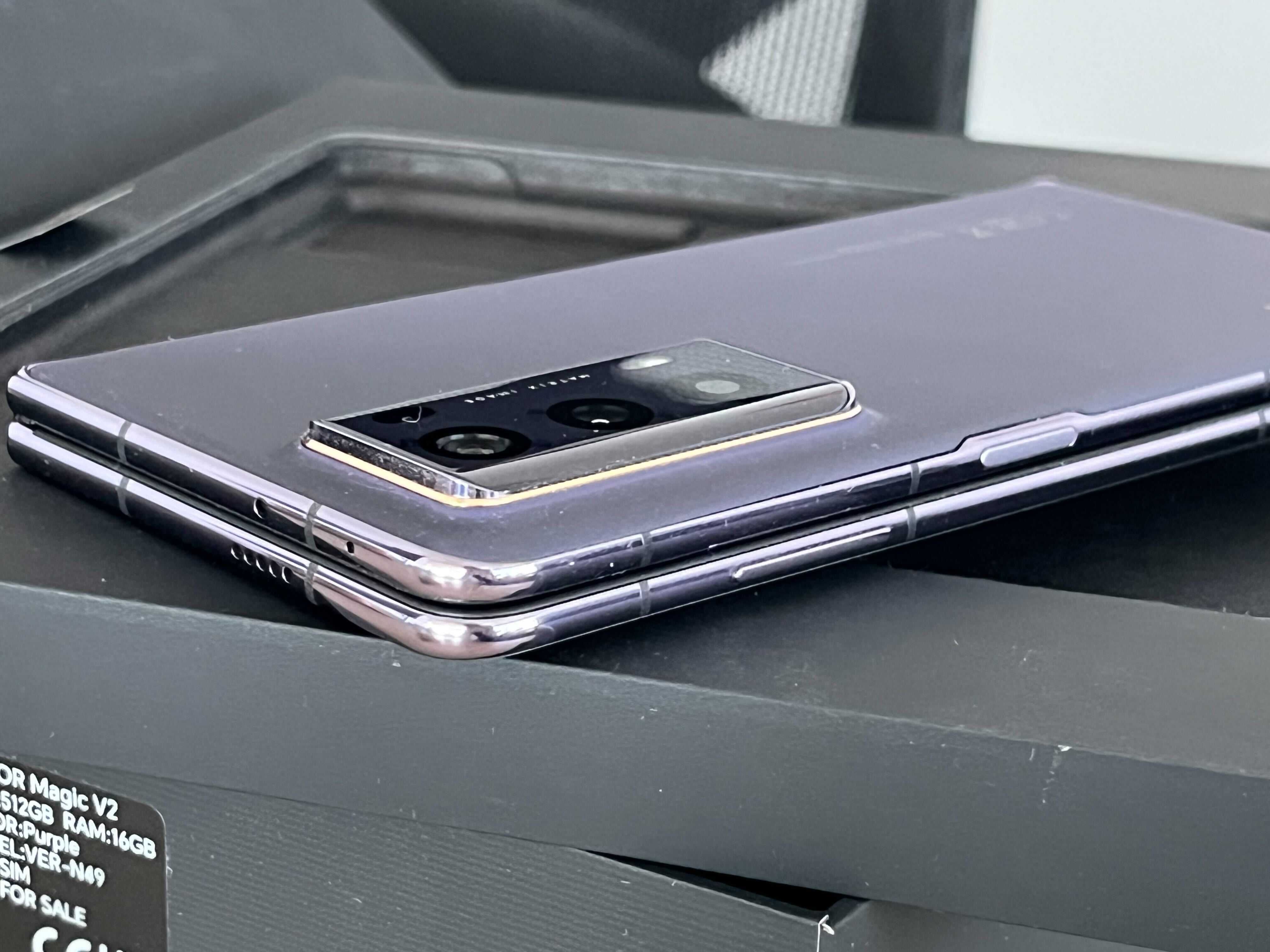 Honor Magic V2, Purple