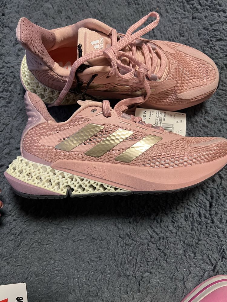 Adidas 38 , 4DFWD PULSE