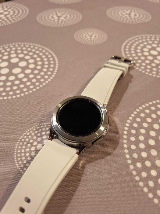 Smart часовник Samsung GALAXY WATCH 4 CLASSIC