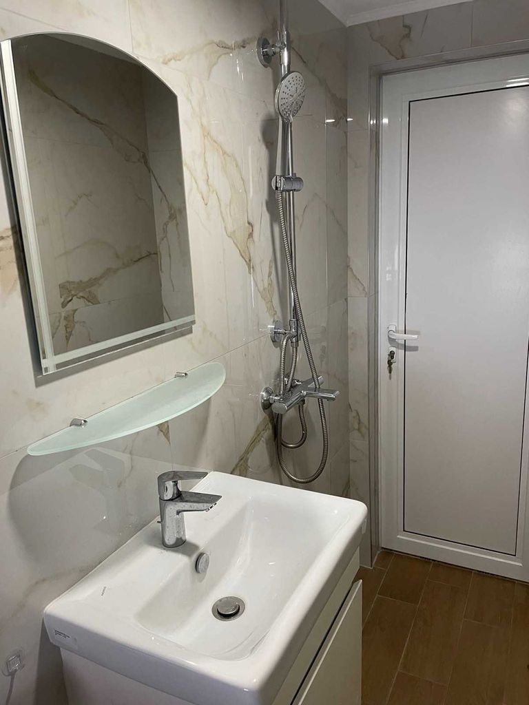 Дава се под наем Тристаен апартамент в Бургас, Сарафово - 115 кв.м за 242.25 € - Снимка #8