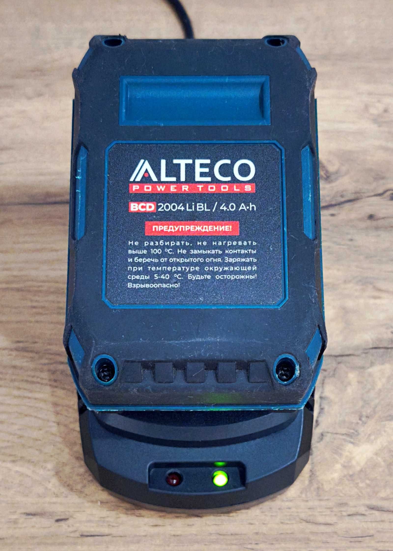 Аккумулятор Alteco с ЗУ и шуруповертом