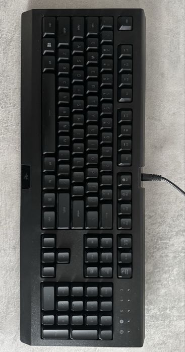 Vand Tastatura si Mouse Razer