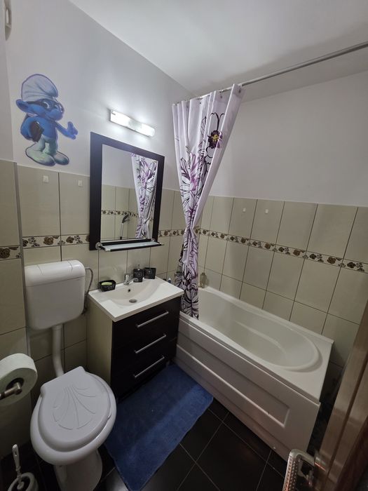 Închiriez apartament cu 2 camere