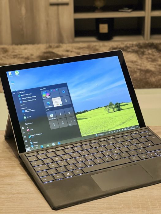 Таблет - лаптоп Microsoft Surface pro 4 , core i5, SSD