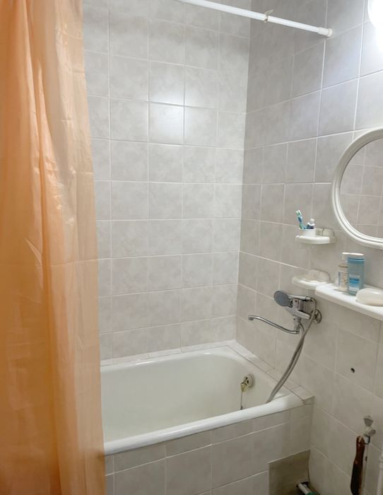 Срочно продаётся 2в3ком Максим Горький БИЙ