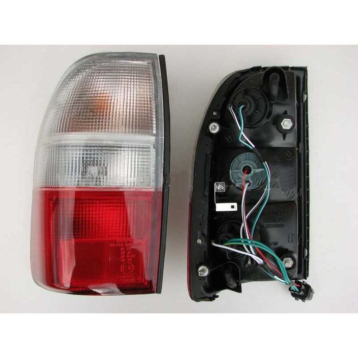 Lampa stop stanga din oblon mitsubishi  l200 piese caroserie l 200