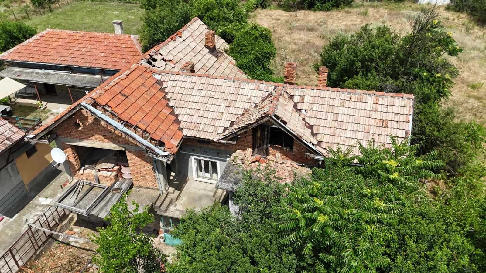 Къща на два етажа за продажба с. Обретеник