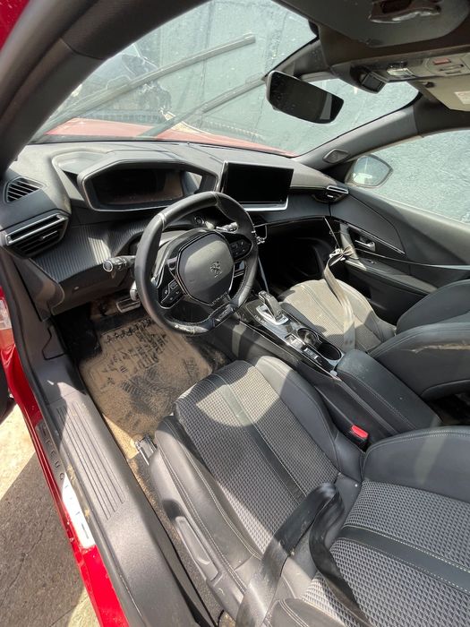 Dezmembrez  Peugeot 2008 2021 Rosu GT Line