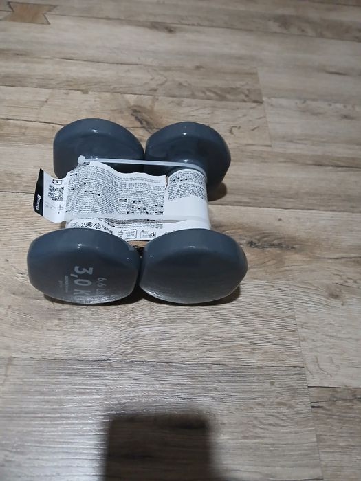 Продавам чисто нови гирички 3 кг.