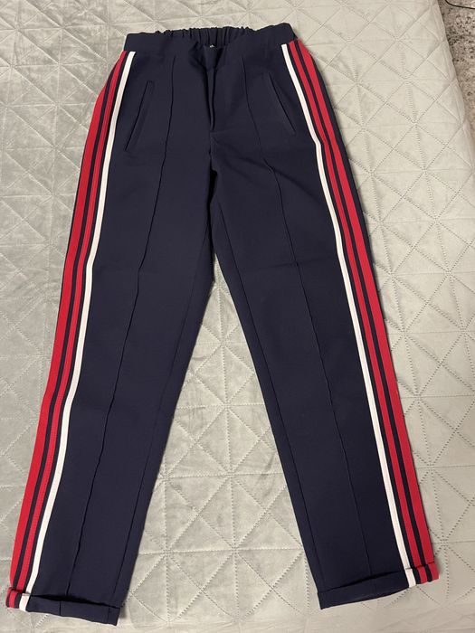 Pantaloni bleumarin Zara,foarte buni