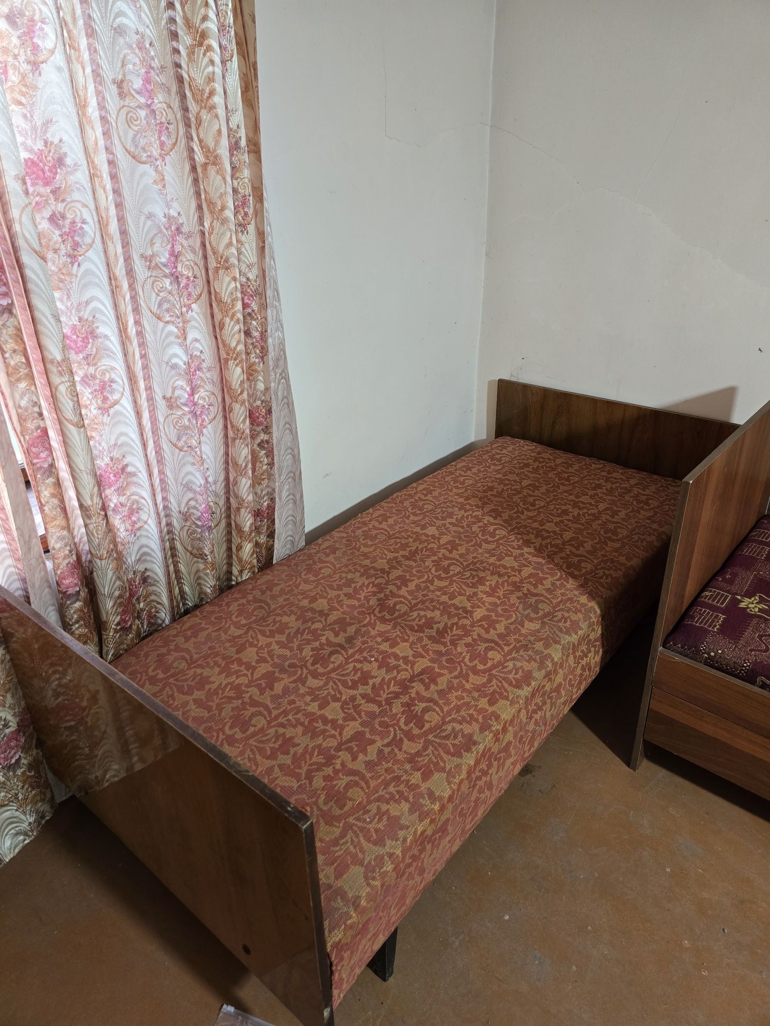 Односпальный кровать