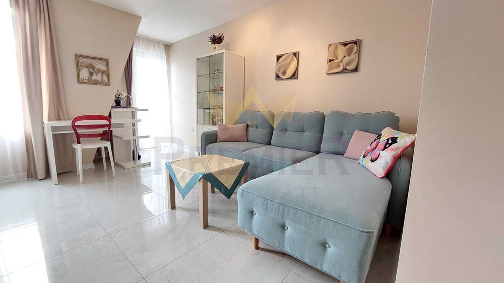 ТРИСТАЕН апартамент, Лятно кино Тракия