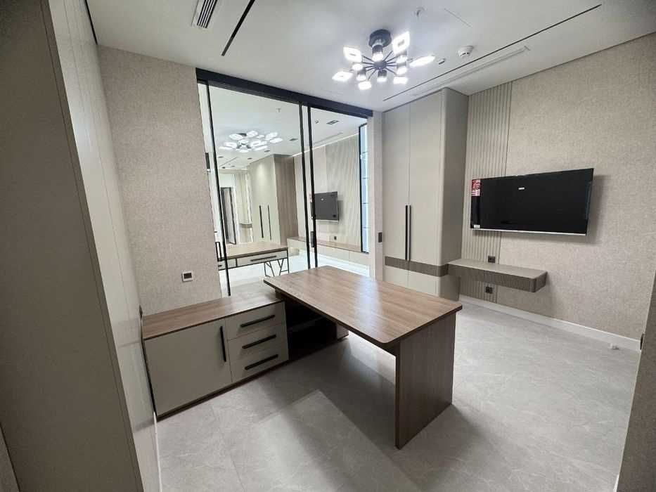 Офис 40 м² в Nest One, Tashkent City — с мебелью и душевой!