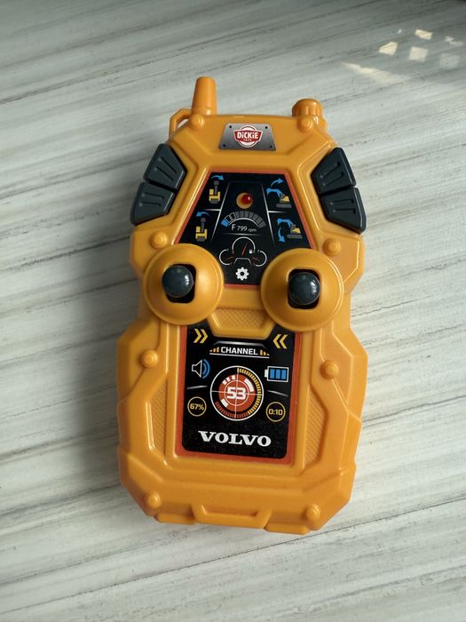 Радиоуправляем багер Dickie toys- Volvo
