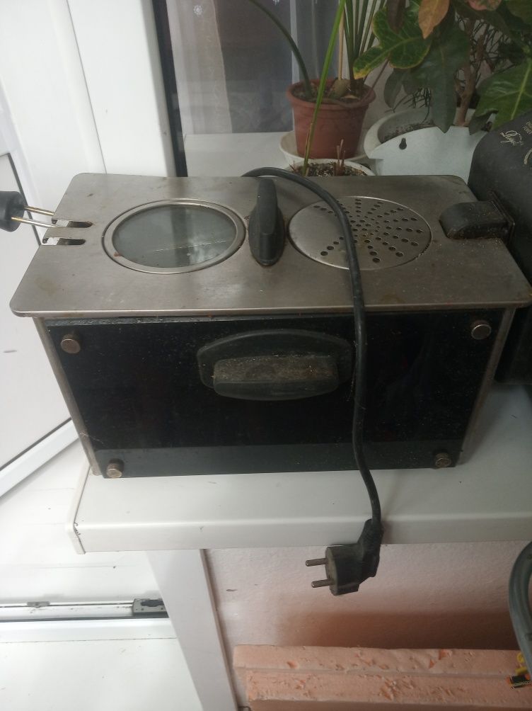 Срочно продам фритюрницу