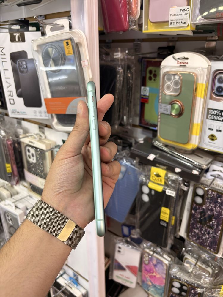 iPhone 11  64 gb ideal