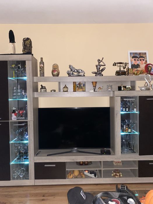 Продавам секция за дома