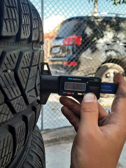 4 Броя 215/65/17 Pirelli 2x7,2mm 2x6,8mm 2020 DOT