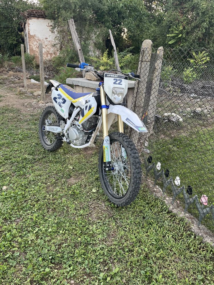 Продавам UPBEAT 250CC много запазен