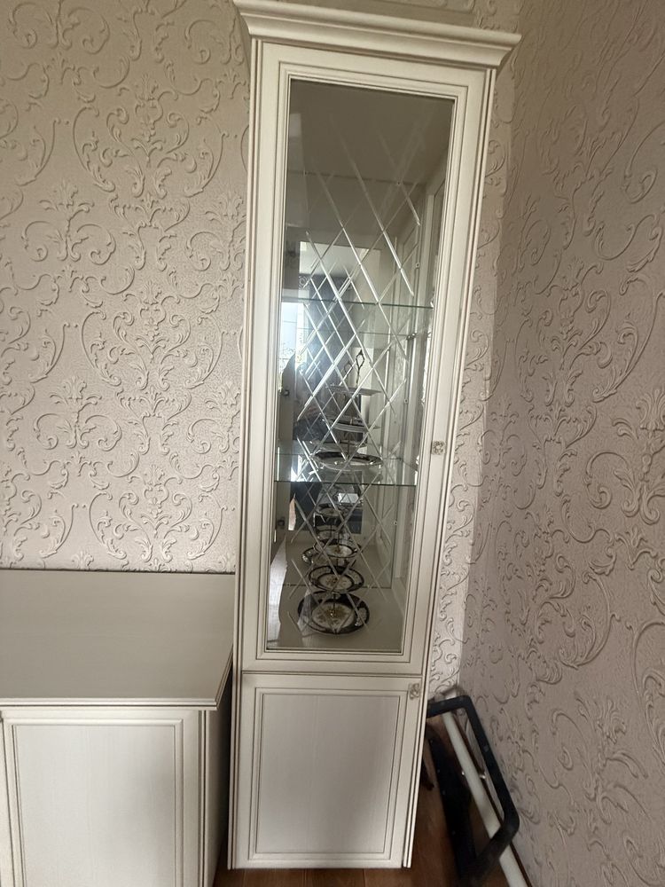 Продам горку в гостинную
