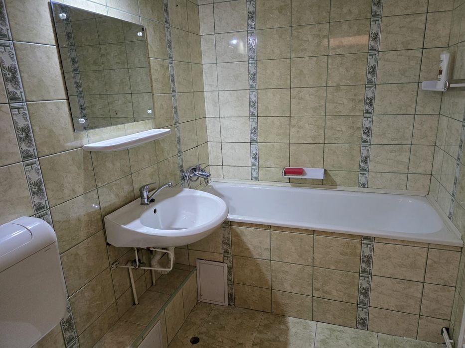 Inchiriez ap 3 camere