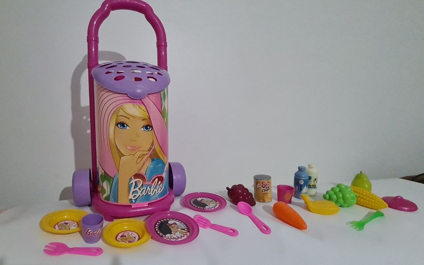 Cos Barbie + păpusi diverse dimensiuni