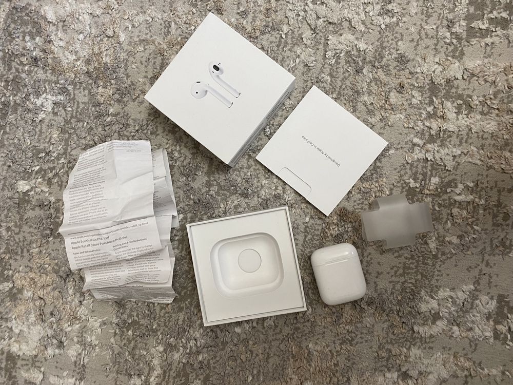 Airpods 1 (только зарядный кейс)