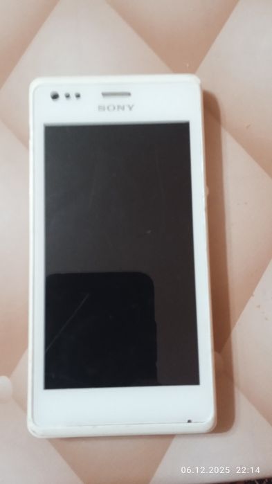 Samsung A10 телефони сотилади и SoniEricson Телефони хам