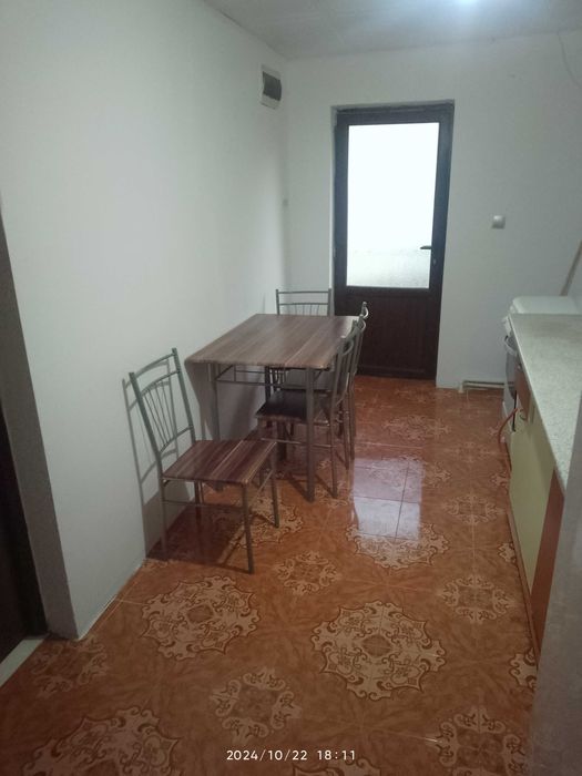 Închiriez 1 camera de apartament /bărbat